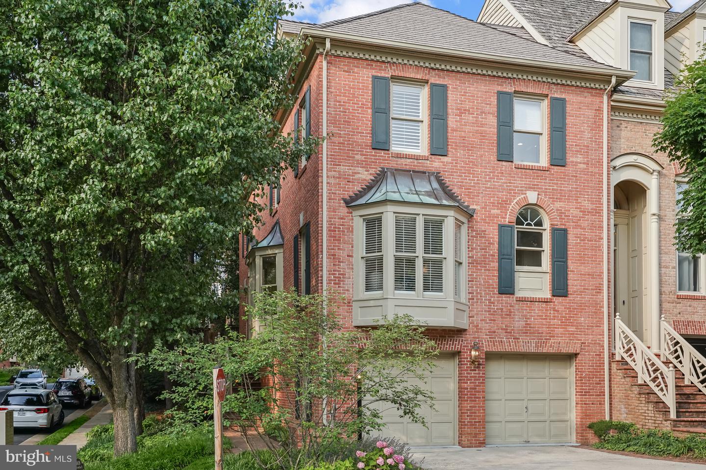 6638 HAMPTON VIEW PL, MCLEAN, Virginia 22101, 3 Bedrooms Bedrooms, ,3 BathroomsBathrooms,Residential,For sale,6638 HAMPTON VIEW PL,VAFX2245054 MLS # VAFX2245054