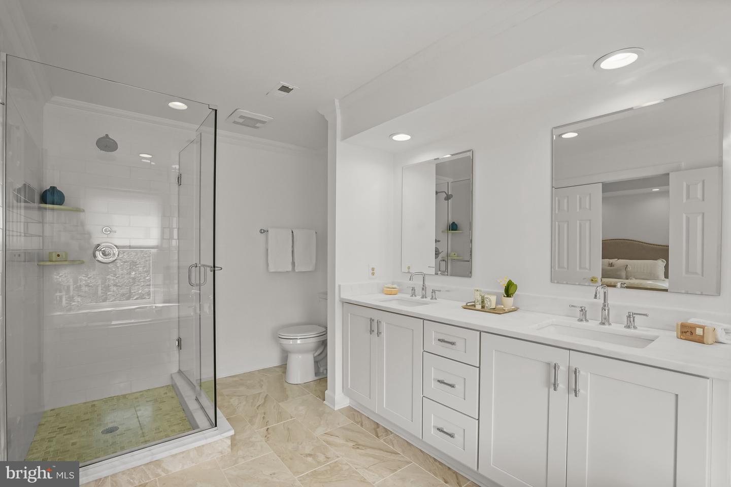 6638 HAMPTON VIEW PL, MCLEAN, Virginia 22101, 3 Bedrooms Bedrooms, ,3 BathroomsBathrooms,Residential,For sale,6638 HAMPTON VIEW PL,VAFX2245054 MLS # VAFX2245054