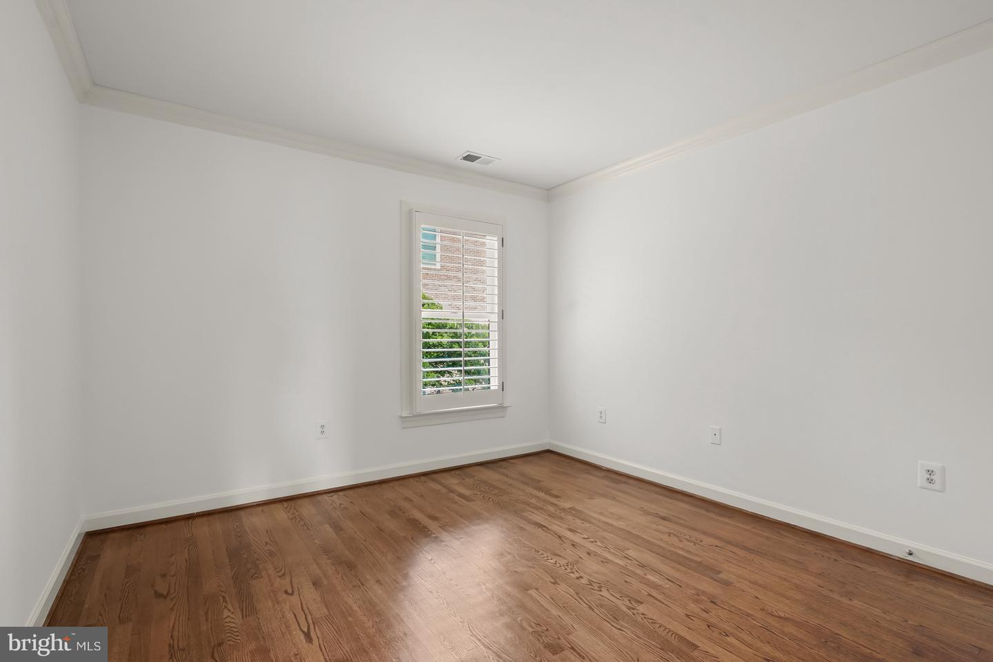 6638 HAMPTON VIEW PL, MCLEAN, Virginia 22101, 3 Bedrooms Bedrooms, ,3 BathroomsBathrooms,Residential,For sale,6638 HAMPTON VIEW PL,VAFX2245054 MLS # VAFX2245054