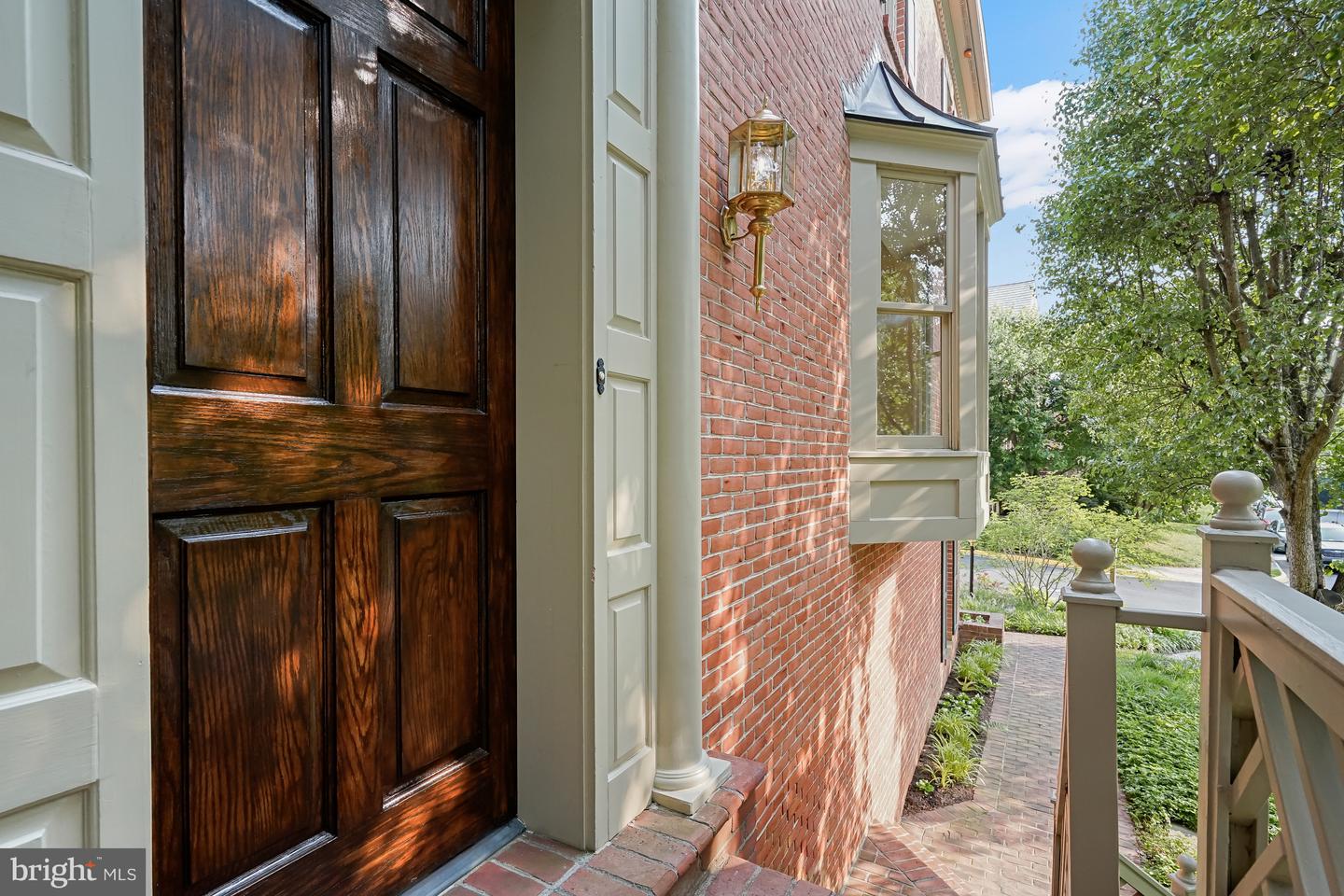 6638 HAMPTON VIEW PL, MCLEAN, Virginia 22101, 3 Bedrooms Bedrooms, ,3 BathroomsBathrooms,Residential,For sale,6638 HAMPTON VIEW PL,VAFX2245054 MLS # VAFX2245054