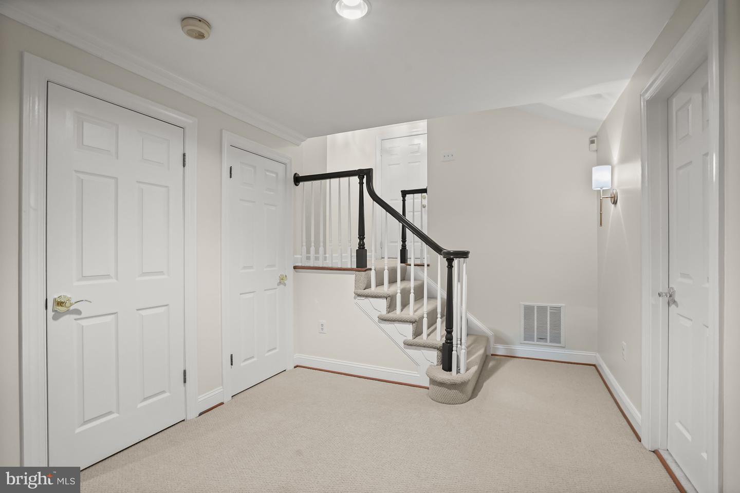 6638 HAMPTON VIEW PL, MCLEAN, Virginia 22101, 3 Bedrooms Bedrooms, ,3 BathroomsBathrooms,Residential,For sale,6638 HAMPTON VIEW PL,VAFX2245054 MLS # VAFX2245054