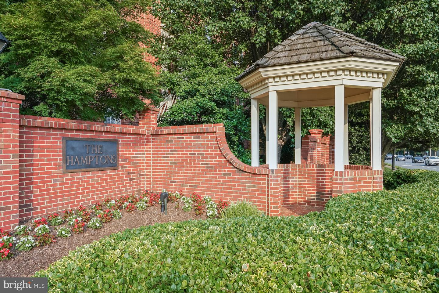 6638 HAMPTON VIEW PL, MCLEAN, Virginia 22101, 3 Bedrooms Bedrooms, ,3 BathroomsBathrooms,Residential,For sale,6638 HAMPTON VIEW PL,VAFX2245054 MLS # VAFX2245054