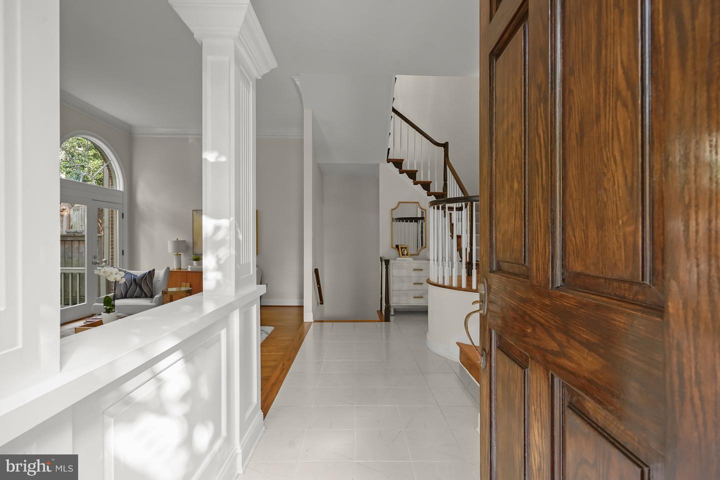 6638 HAMPTON VIEW PL, MCLEAN, Virginia 22101, 3 Bedrooms Bedrooms, ,3 BathroomsBathrooms,Residential,For sale,6638 HAMPTON VIEW PL,VAFX2245054 MLS # VAFX2245054