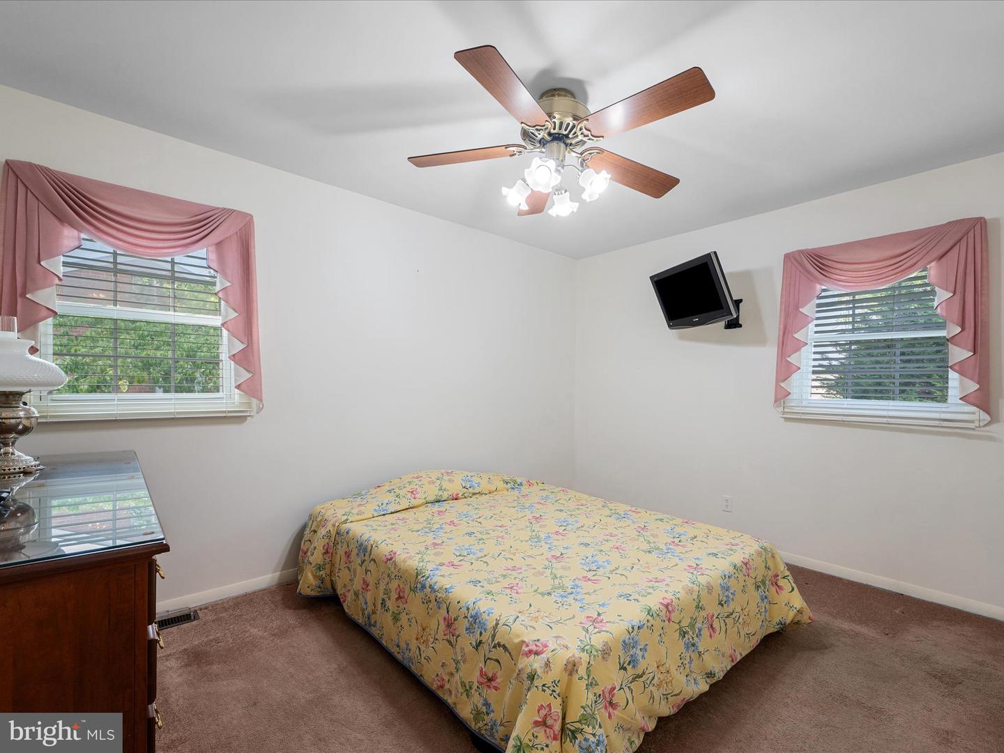 320 RUSSELLCROFT RD, WINCHESTER, Virginia 22601, 3 Bedrooms Bedrooms, ,2 BathroomsBathrooms,Residential,For sale,320 RUSSELLCROFT RD,VAWI2007898 MLS # VAWI2007898