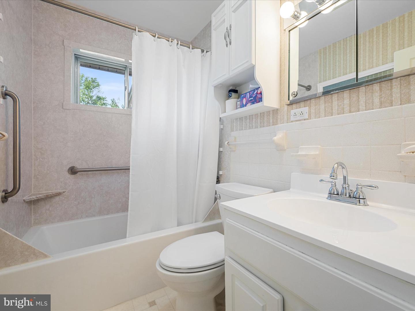 320 RUSSELLCROFT RD, WINCHESTER, Virginia 22601, 3 Bedrooms Bedrooms, ,2 BathroomsBathrooms,Residential,For sale,320 RUSSELLCROFT RD,VAWI2007898 MLS # VAWI2007898