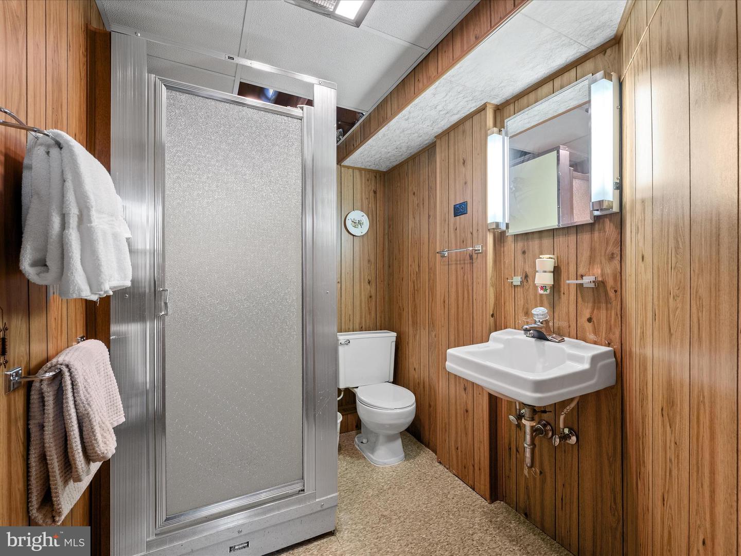 320 RUSSELLCROFT RD, WINCHESTER, Virginia 22601, 3 Bedrooms Bedrooms, ,2 BathroomsBathrooms,Residential,For sale,320 RUSSELLCROFT RD,VAWI2007898 MLS # VAWI2007898