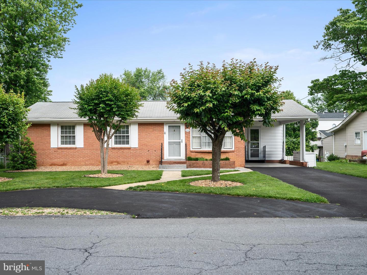 320 RUSSELLCROFT RD, WINCHESTER, Virginia 22601, 3 Bedrooms Bedrooms, ,2 BathroomsBathrooms,Residential,For sale,320 RUSSELLCROFT RD,VAWI2007898 MLS # VAWI2007898