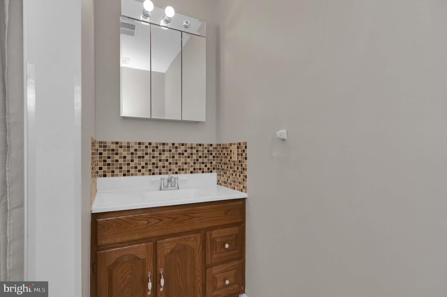 24 WOODS EDGE CT, STAFFORD, Virginia 22554, 4 Bedrooms Bedrooms, ,3 BathroomsBathrooms,Residential,For sale,24 WOODS EDGE CT,VAST2039476 MLS # VAST2039476