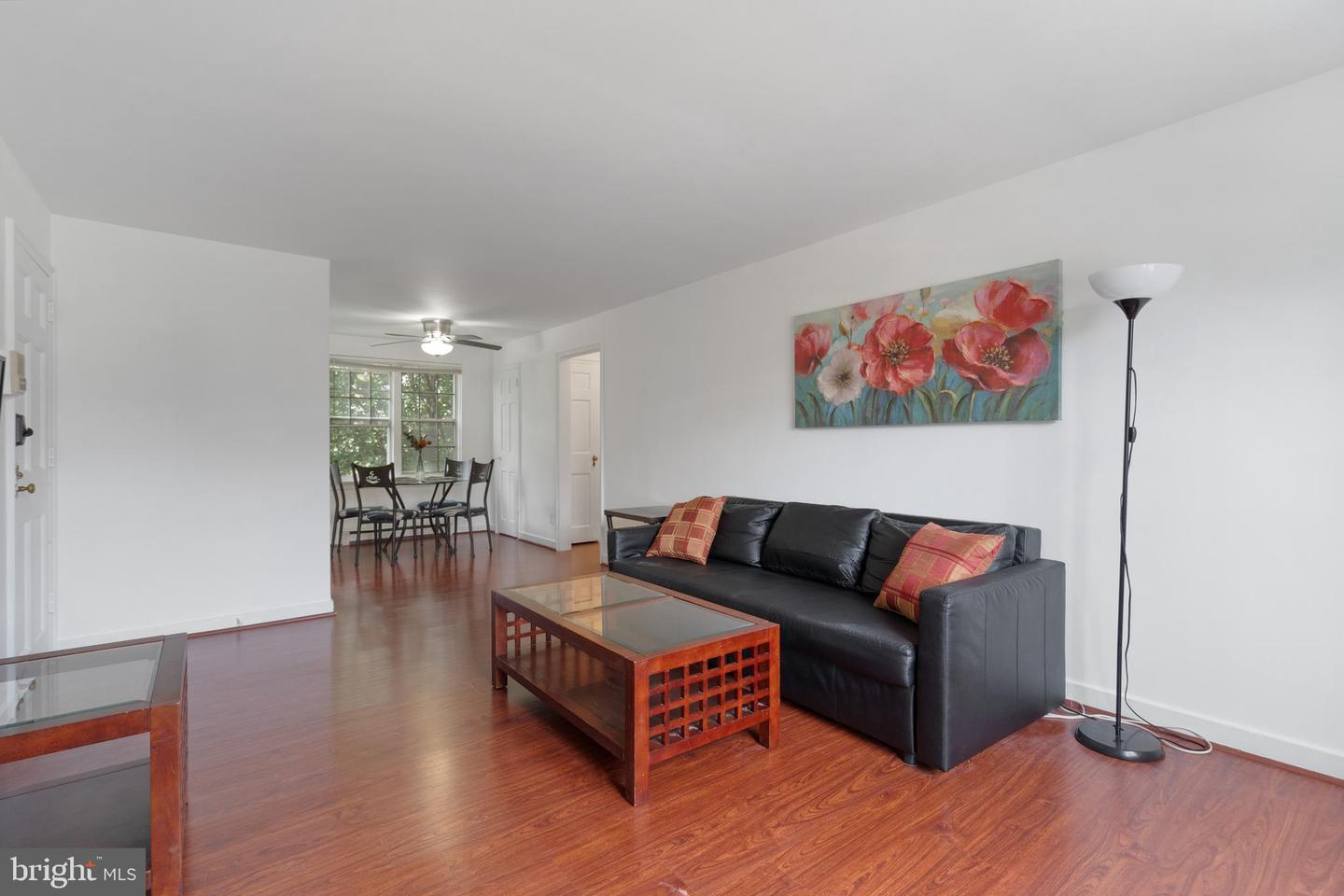 211 E GLEBE RD #C, ALEXANDRIA, Virginia 22305, 1 Bedroom Bedrooms, ,1 BathroomBathrooms,Residential,For sale,211 E GLEBE RD #C,VAAX2046074 MLS # VAAX2046074