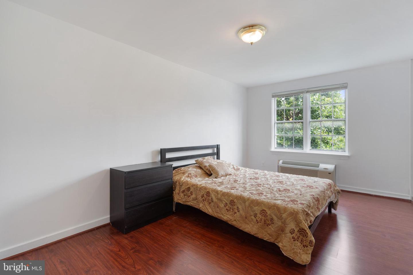 211 E GLEBE RD #C, ALEXANDRIA, Virginia 22305, 1 Bedroom Bedrooms, ,1 BathroomBathrooms,Residential,For sale,211 E GLEBE RD #C,VAAX2046074 MLS # VAAX2046074