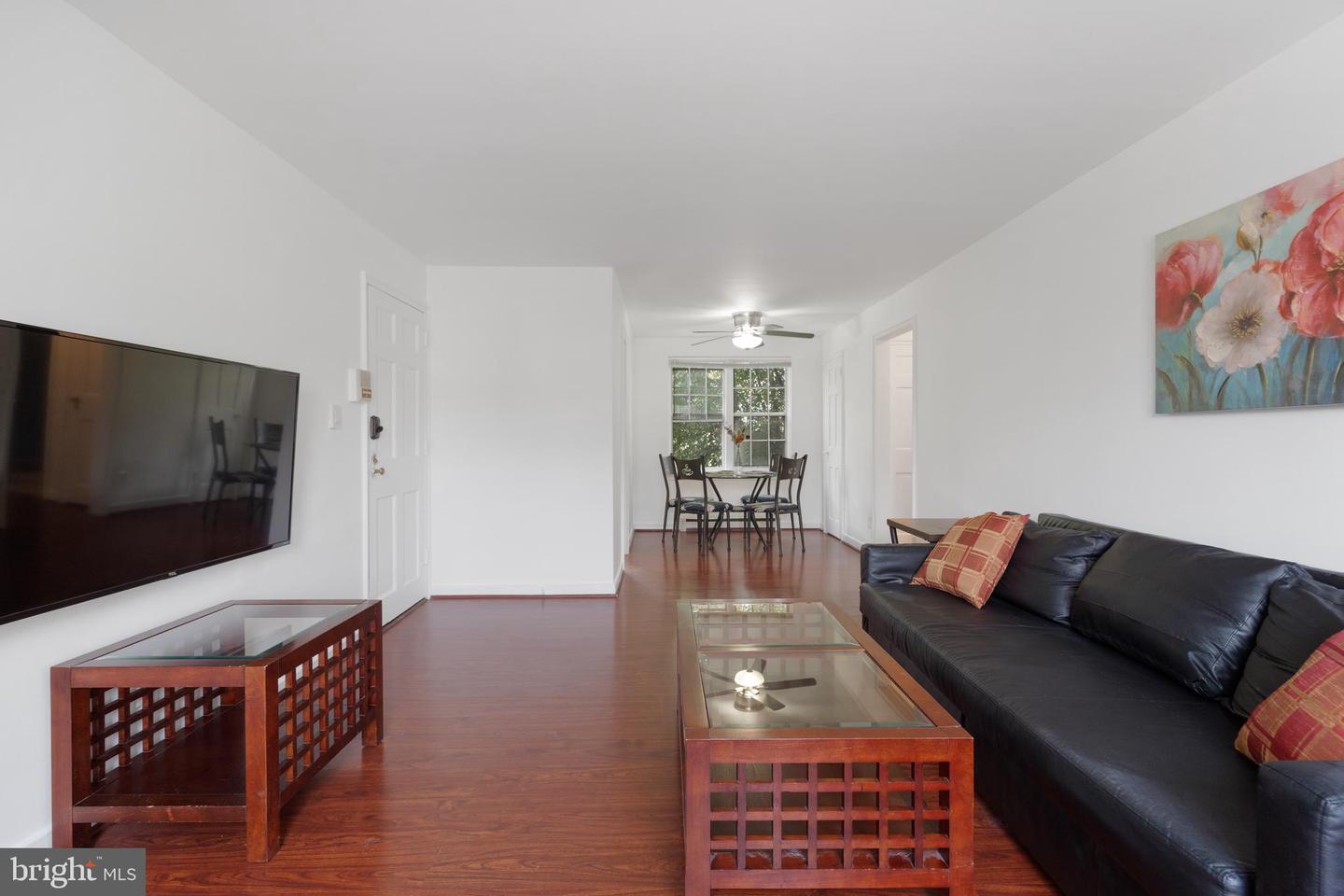 211 E GLEBE RD #C, ALEXANDRIA, Virginia 22305, 1 Bedroom Bedrooms, ,1 BathroomBathrooms,Residential,For sale,211 E GLEBE RD #C,VAAX2046074 MLS # VAAX2046074