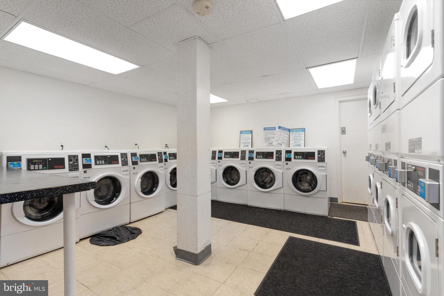211 E GLEBE RD #C, ALEXANDRIA, Virginia 22305, 1 Bedroom Bedrooms, ,1 BathroomBathrooms,Residential,For sale,211 E GLEBE RD #C,VAAX2046074 MLS # VAAX2046074