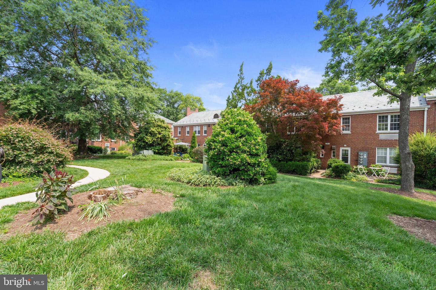 211 E GLEBE RD #C, ALEXANDRIA, Virginia 22305, 1 Bedroom Bedrooms, ,1 BathroomBathrooms,Residential,For sale,211 E GLEBE RD #C,VAAX2046074 MLS # VAAX2046074