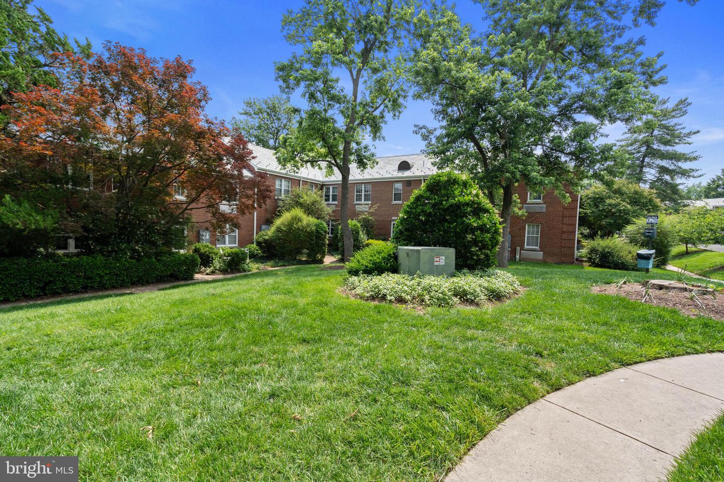 211 E GLEBE RD #C, ALEXANDRIA, Virginia 22305, 1 Bedroom Bedrooms, ,1 BathroomBathrooms,Residential,For sale,211 E GLEBE RD #C,VAAX2046074 MLS # VAAX2046074