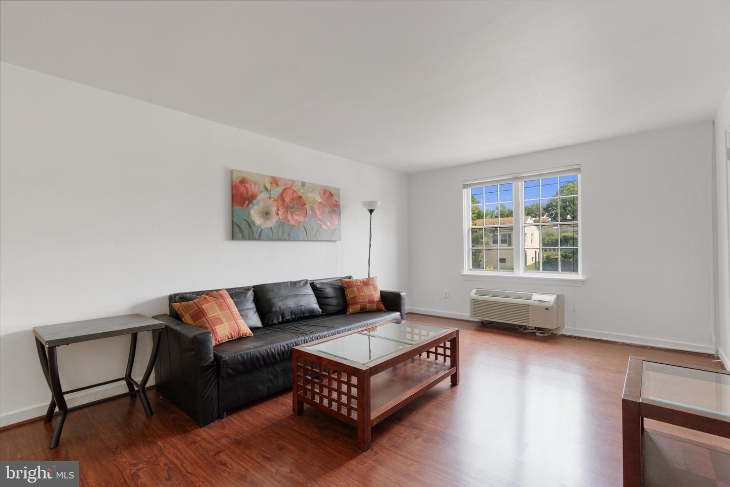 211 E GLEBE RD #C, ALEXANDRIA, Virginia 22305, 1 Bedroom Bedrooms, ,1 BathroomBathrooms,Residential,For sale,211 E GLEBE RD #C,VAAX2046074 MLS # VAAX2046074