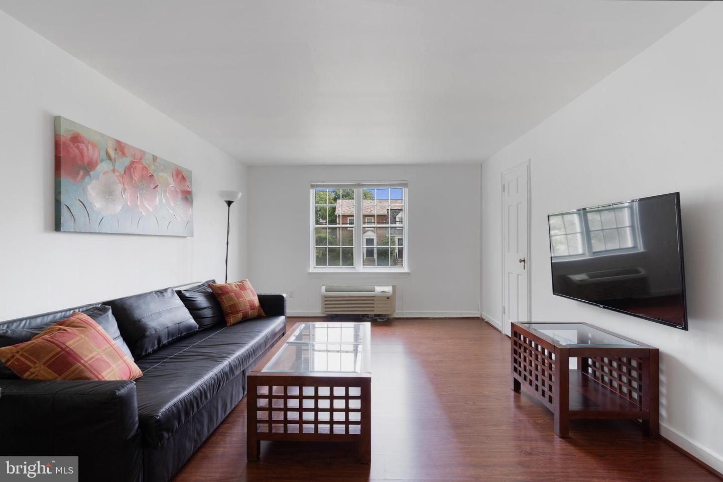 211 E GLEBE RD #C, ALEXANDRIA, Virginia 22305, 1 Bedroom Bedrooms, ,1 BathroomBathrooms,Residential,For sale,211 E GLEBE RD #C,VAAX2046074 MLS # VAAX2046074