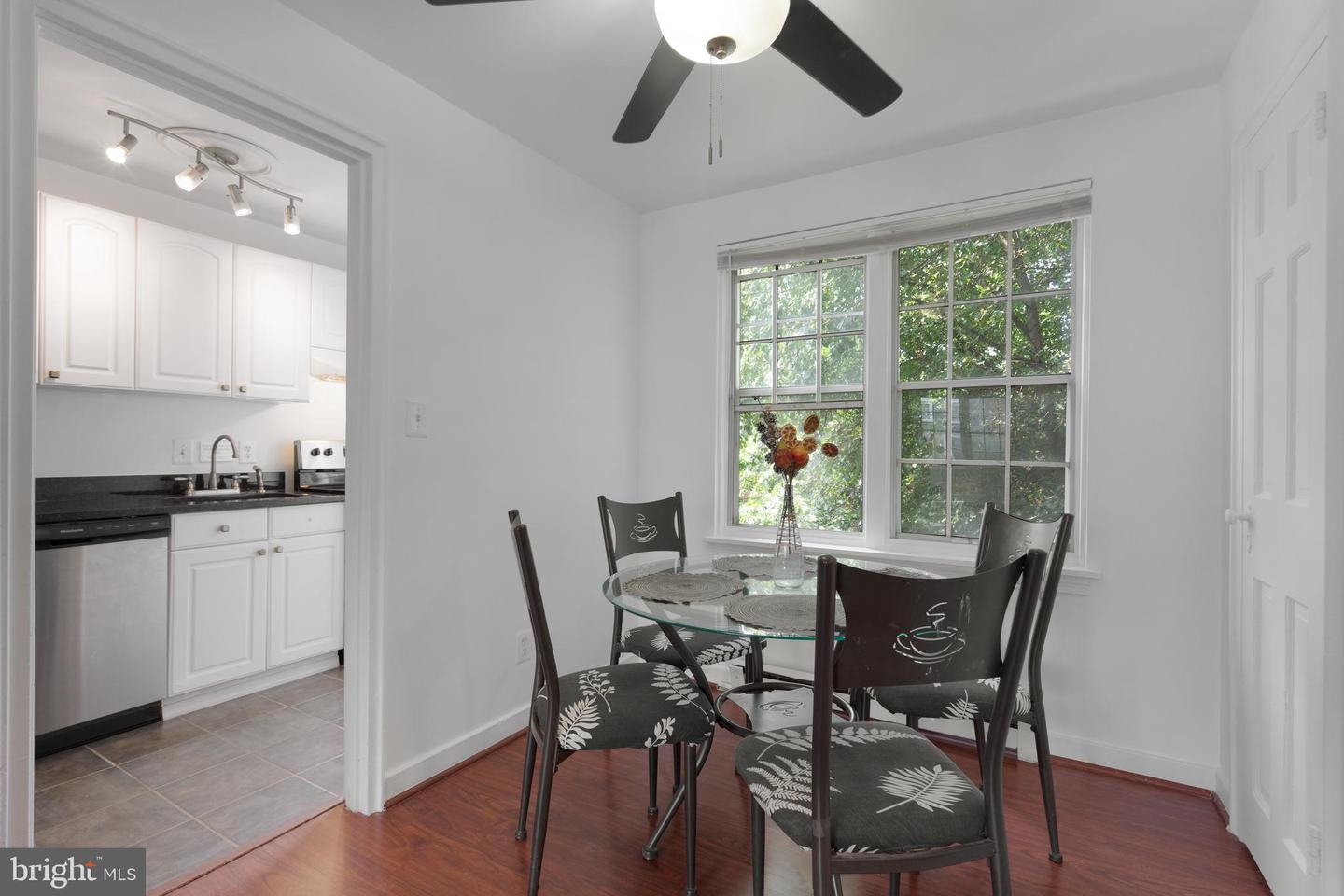 211 E GLEBE RD #C, ALEXANDRIA, Virginia 22305, 1 Bedroom Bedrooms, ,1 BathroomBathrooms,Residential,For sale,211 E GLEBE RD #C,VAAX2046074 MLS # VAAX2046074