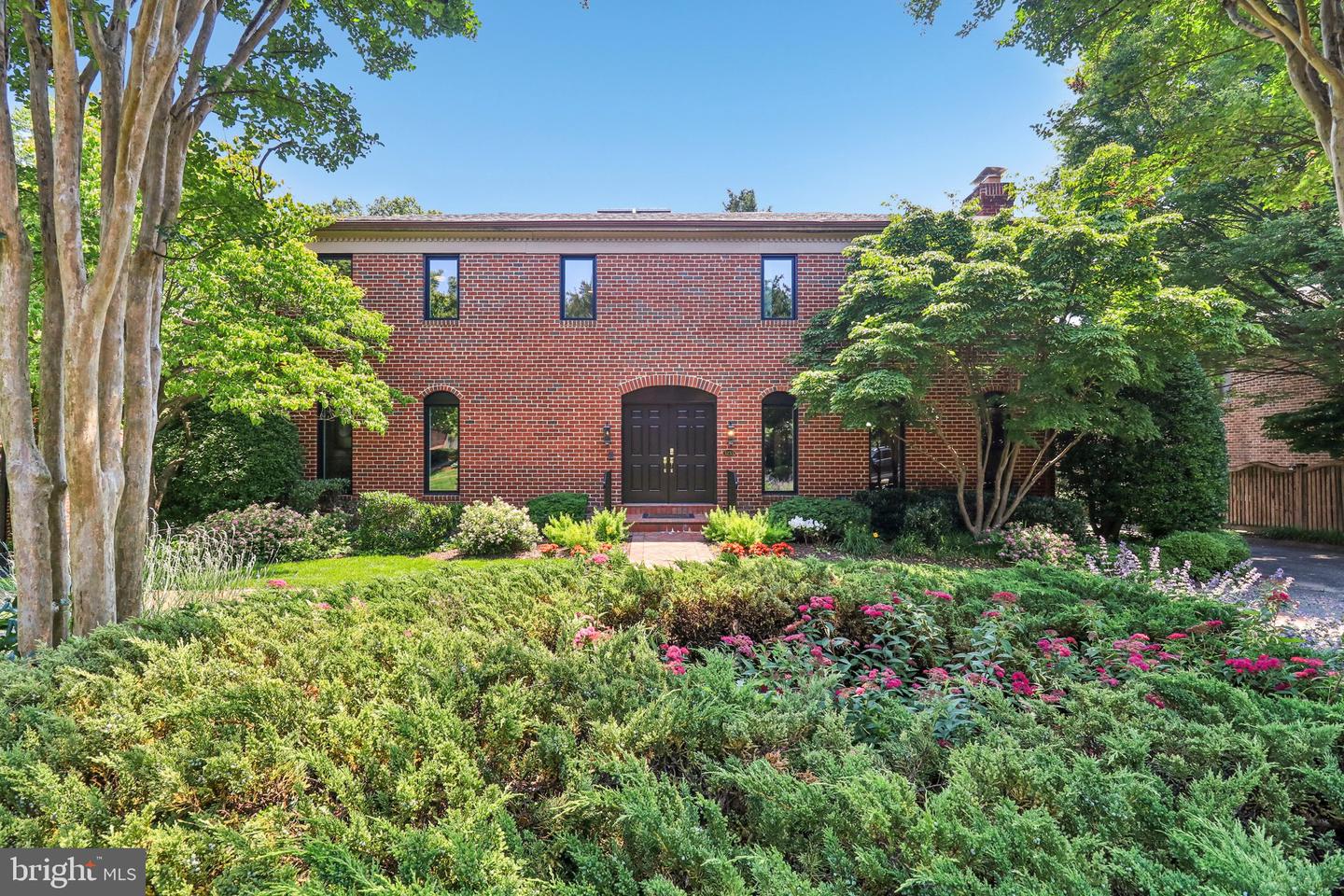 3233 ELLICOTT ST NW, WASHINGTON, District Of Columbia 20008, 5 Bedrooms Bedrooms, ,2 BathroomsBathrooms,Residential,For sale,3233 ELLICOTT ST NW,DCDC2204194 MLS # DCDC2204194