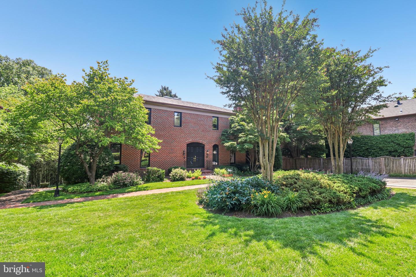 3233 ELLICOTT ST NW, WASHINGTON, District Of Columbia 20008, 5 Bedrooms Bedrooms, ,2 BathroomsBathrooms,Residential,For sale,3233 ELLICOTT ST NW,DCDC2204194 MLS # DCDC2204194
