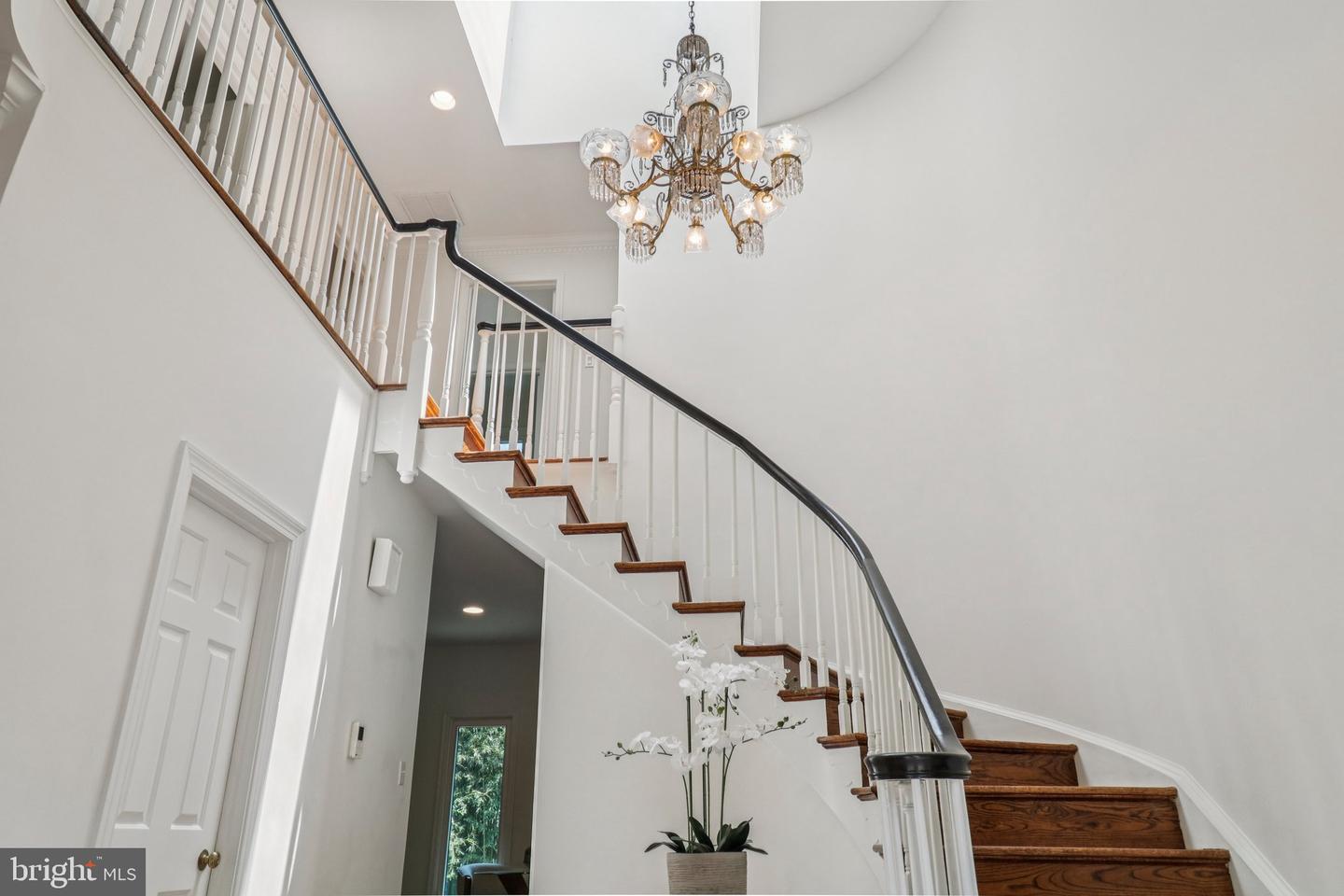 3233 ELLICOTT ST NW, WASHINGTON, District Of Columbia 20008, 5 Bedrooms Bedrooms, ,2 BathroomsBathrooms,Residential,For sale,3233 ELLICOTT ST NW,DCDC2204194 MLS # DCDC2204194