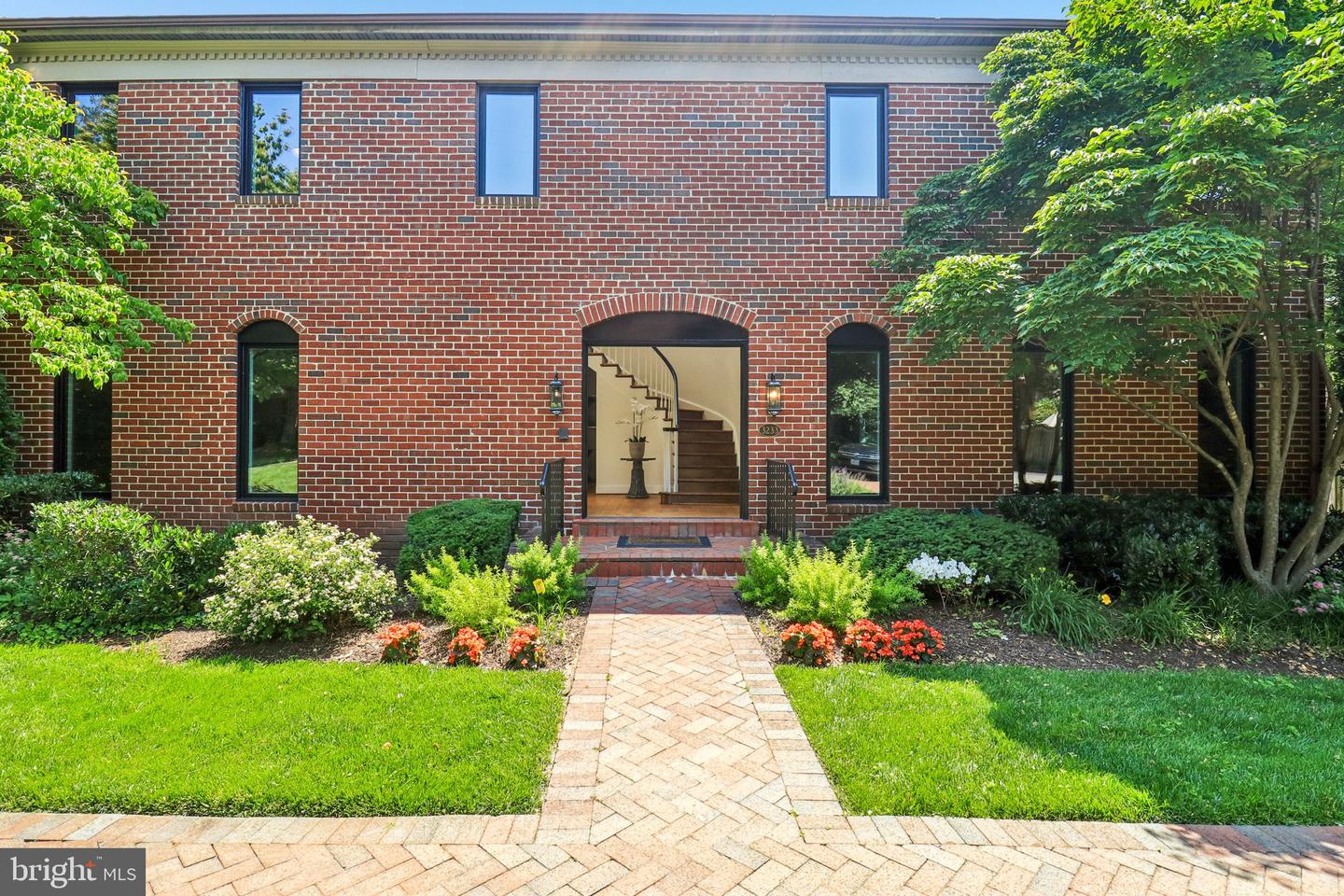 3233 ELLICOTT ST NW, WASHINGTON, District Of Columbia 20008, 5 Bedrooms Bedrooms, ,2 BathroomsBathrooms,Residential,For sale,3233 ELLICOTT ST NW,DCDC2204194 MLS # DCDC2204194