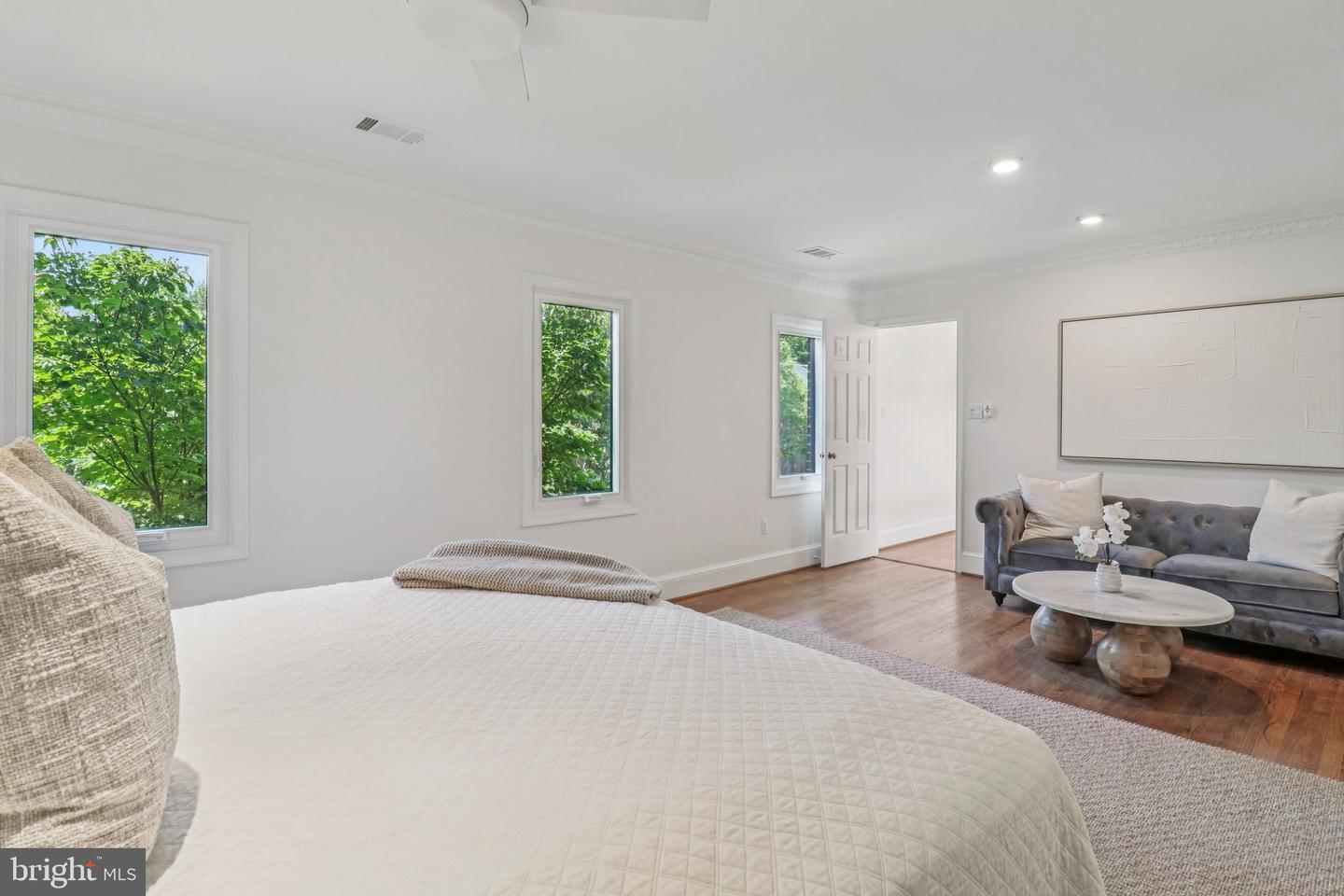 3233 ELLICOTT ST NW, WASHINGTON, District Of Columbia 20008, 5 Bedrooms Bedrooms, ,2 BathroomsBathrooms,Residential,For sale,3233 ELLICOTT ST NW,DCDC2204194 MLS # DCDC2204194