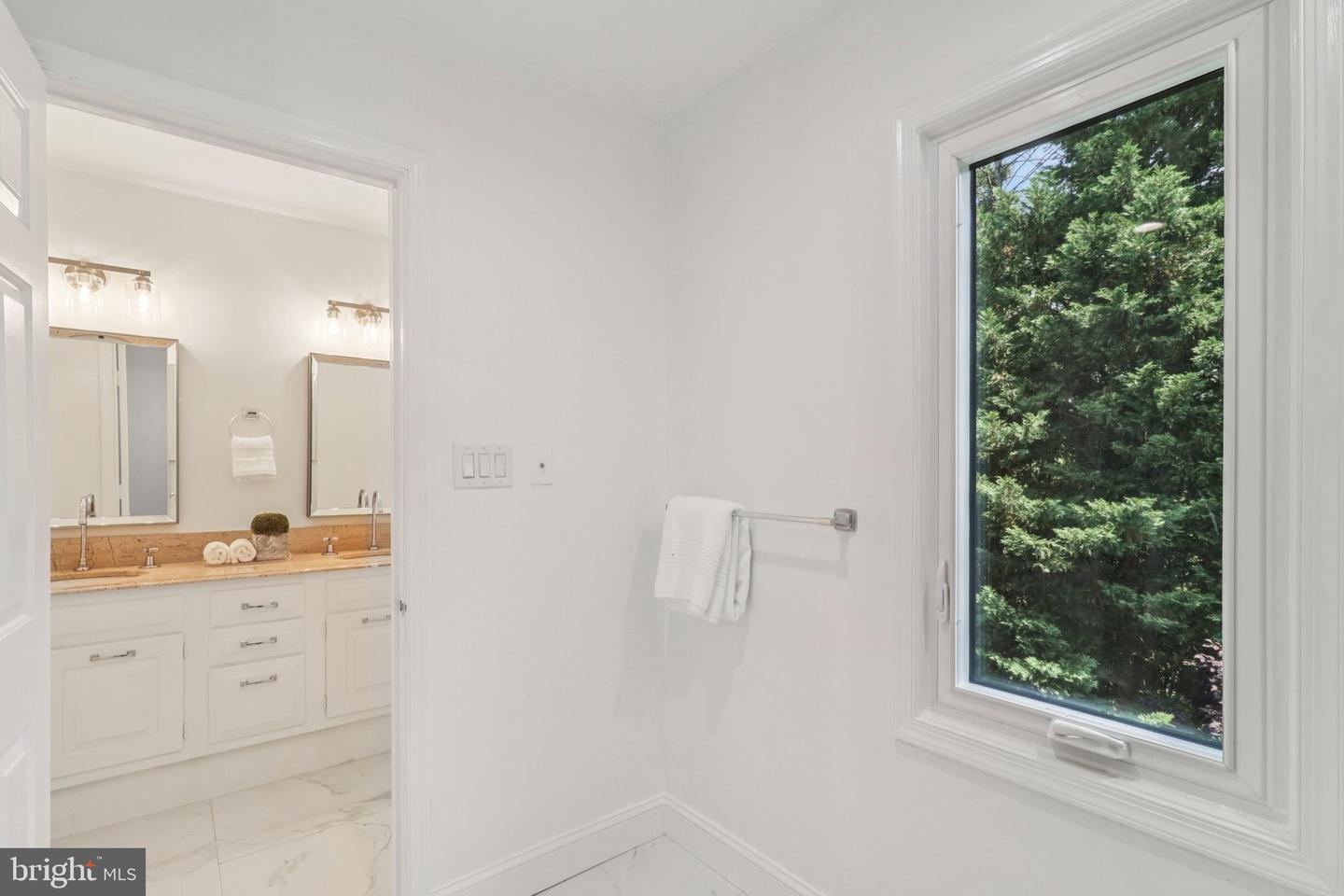 3233 ELLICOTT ST NW, WASHINGTON, District Of Columbia 20008, 5 Bedrooms Bedrooms, ,2 BathroomsBathrooms,Residential,For sale,3233 ELLICOTT ST NW,DCDC2204194 MLS # DCDC2204194