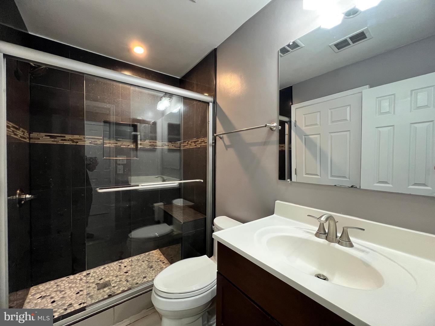 7701 LAFAYETTE FOREST DR #01, ANNANDALE, Virginia 22003, 2 Bedrooms Bedrooms, ,2 BathroomsBathrooms,Residential,For sale,7701 LAFAYETTE FOREST DR #01,VAFX2245684 MLS # VAFX2245684