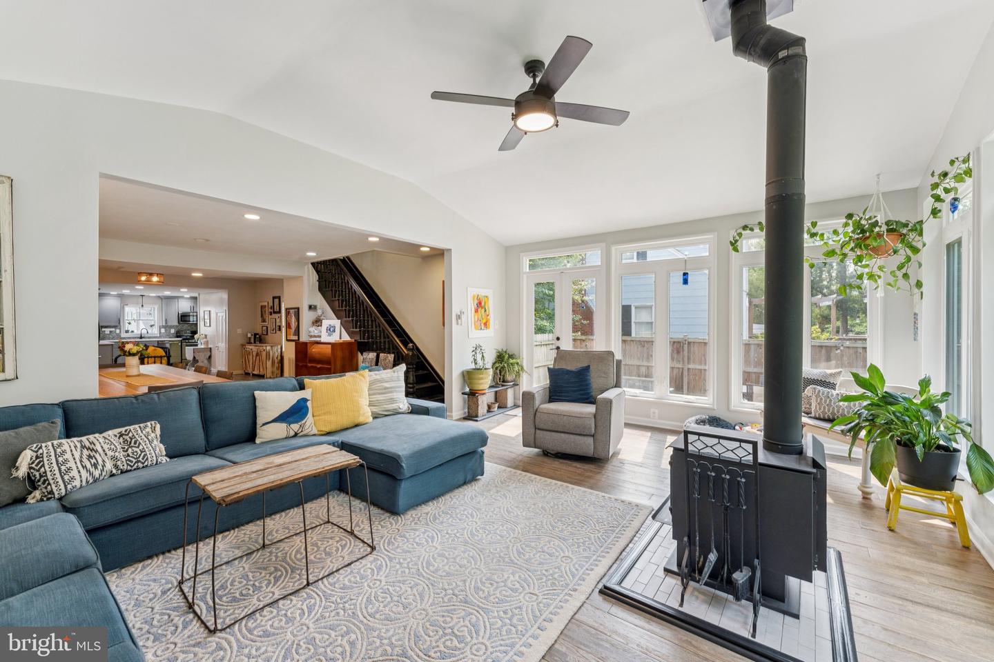 7004 LEE PARK CT, FALLS CHURCH, Virginia 22042, 3 Bedrooms Bedrooms, ,2 BathroomsBathrooms,Residential,For sale,7004 LEE PARK CT,VAFX2245296 MLS # VAFX2245296