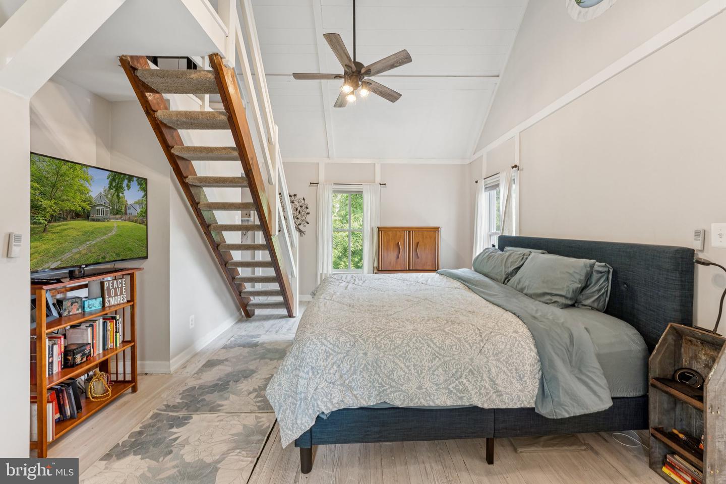 7004 LEE PARK CT, FALLS CHURCH, Virginia 22042, 3 Bedrooms Bedrooms, ,2 BathroomsBathrooms,Residential,For sale,7004 LEE PARK CT,VAFX2245296 MLS # VAFX2245296