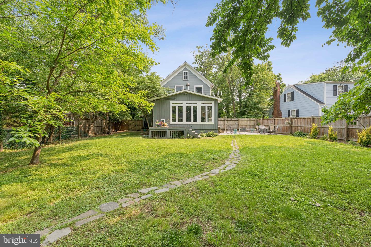 7004 LEE PARK CT, FALLS CHURCH, Virginia 22042, 3 Bedrooms Bedrooms, ,2 BathroomsBathrooms,Residential,For sale,7004 LEE PARK CT,VAFX2245296 MLS # VAFX2245296