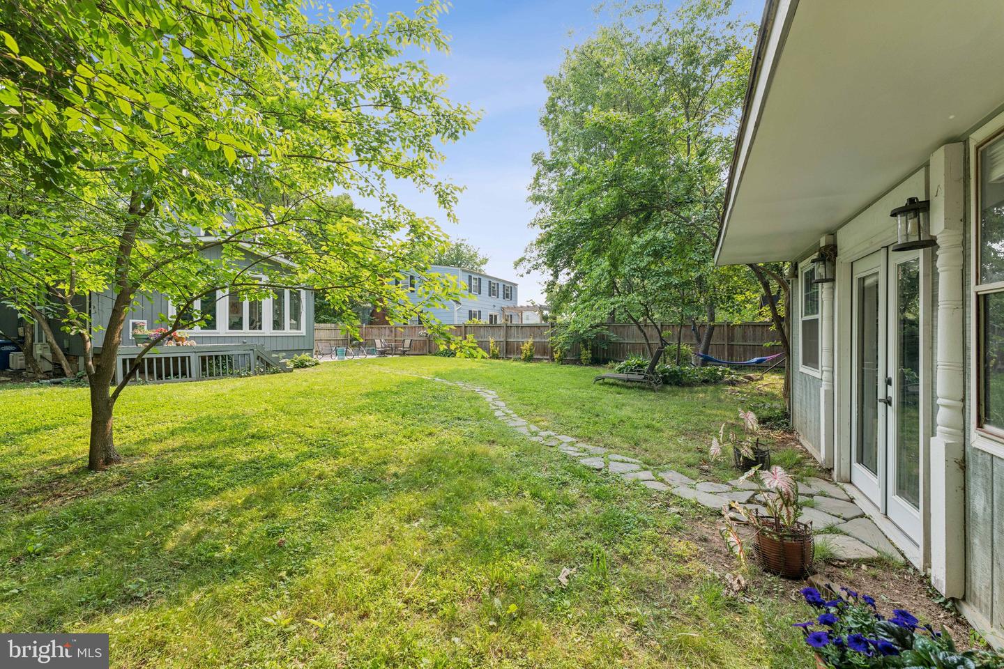 7004 LEE PARK CT, FALLS CHURCH, Virginia 22042, 3 Bedrooms Bedrooms, ,2 BathroomsBathrooms,Residential,For sale,7004 LEE PARK CT,VAFX2245296 MLS # VAFX2245296