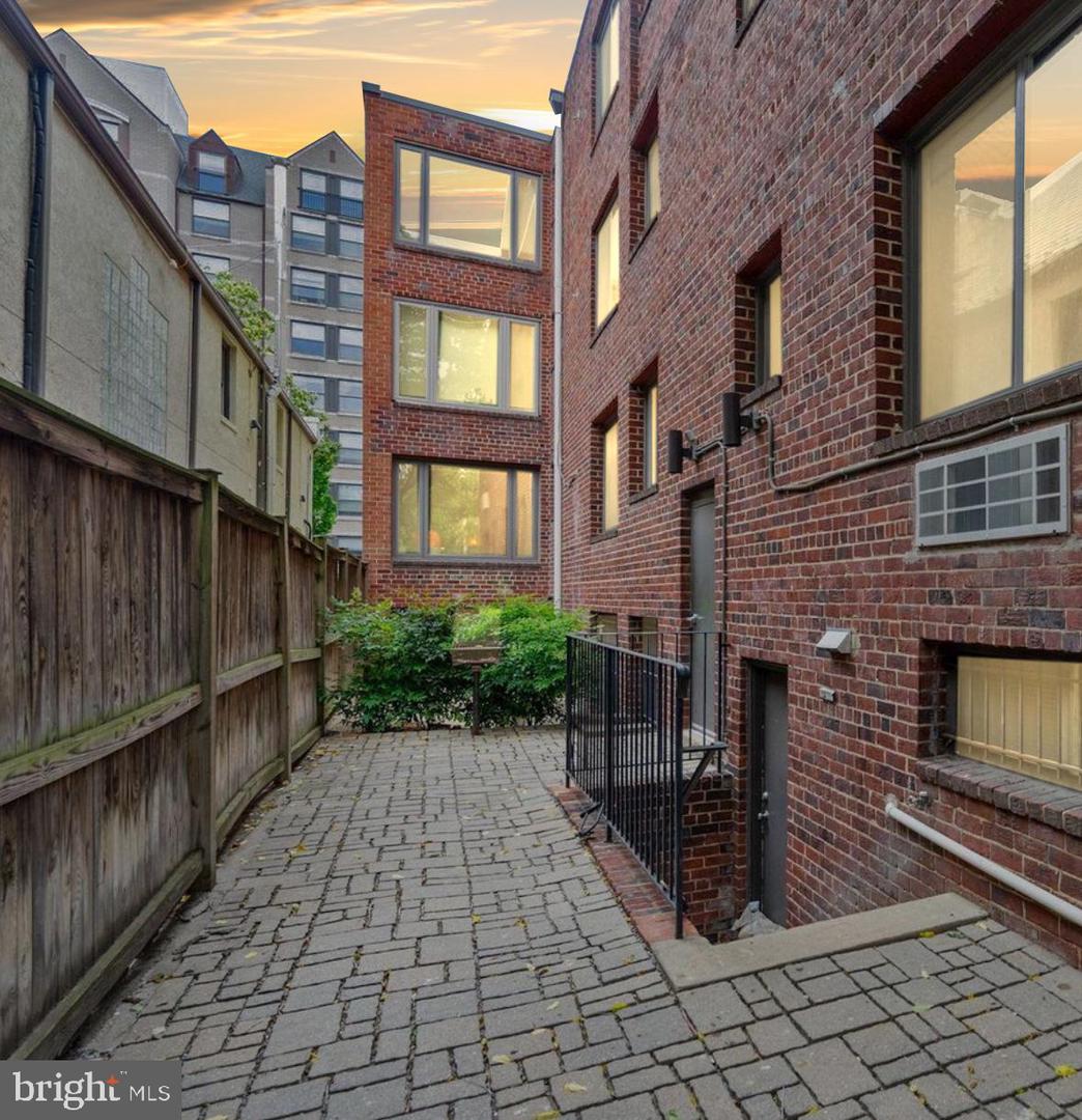 2639 15TH ST NW #205, WASHINGTON, District Of Columbia 20009, 1 Bedroom Bedrooms, ,1 BathroomBathrooms,Residential,For sale,2639 15TH ST NW #205,DCDC2204004 MLS # DCDC2204004