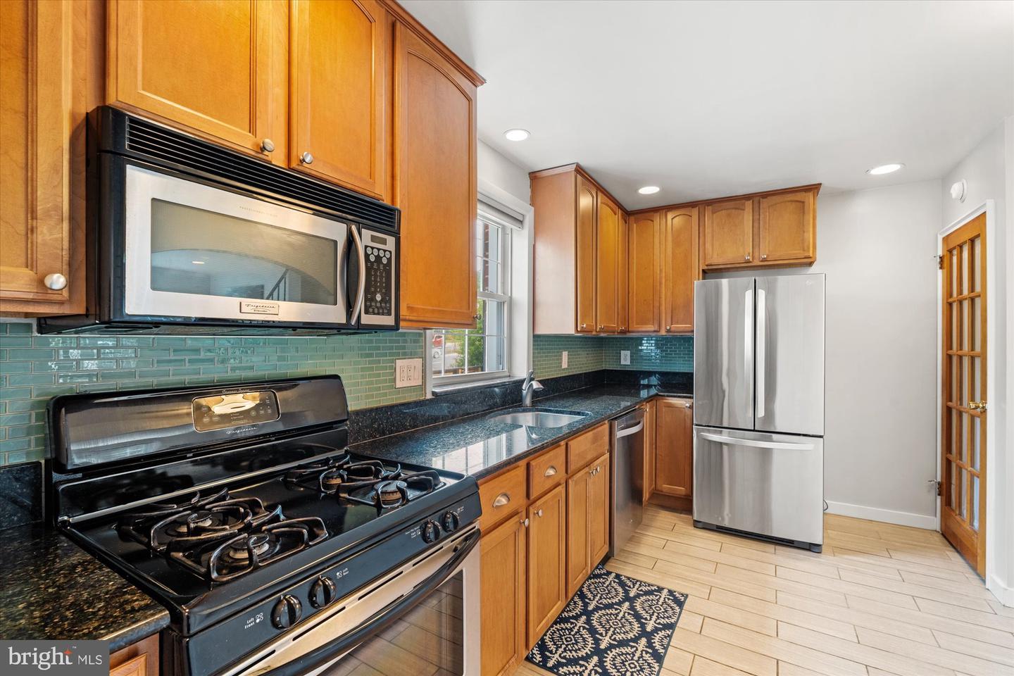 3004 LANDOVER ST, ALEXANDRIA, Virginia 22305, 2 Bedrooms Bedrooms, ,2 BathroomsBathrooms,Residential,For sale,3004 LANDOVER ST,VAAX2046094 MLS # VAAX2046094