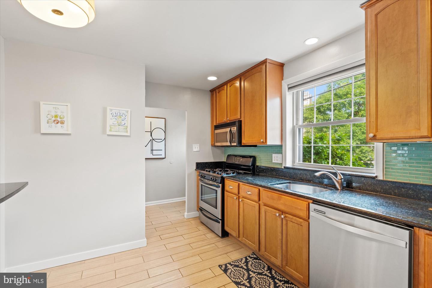 3004 LANDOVER ST, ALEXANDRIA, Virginia 22305, 2 Bedrooms Bedrooms, ,2 BathroomsBathrooms,Residential,For sale,3004 LANDOVER ST,VAAX2046094 MLS # VAAX2046094