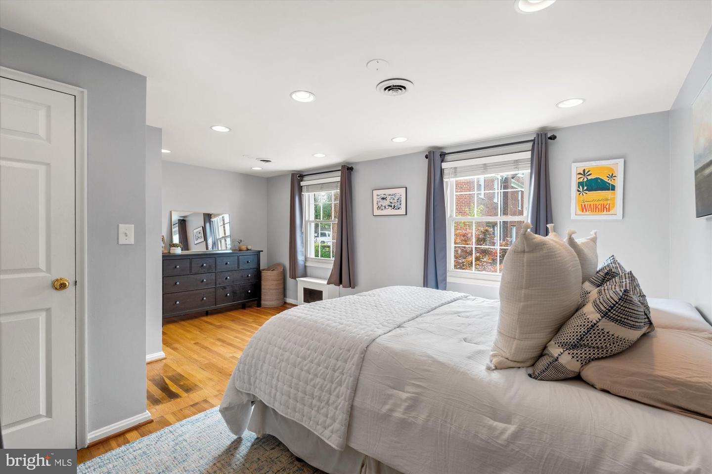 3004 LANDOVER ST, ALEXANDRIA, Virginia 22305, 2 Bedrooms Bedrooms, ,2 BathroomsBathrooms,Residential,For sale,3004 LANDOVER ST,VAAX2046094 MLS # VAAX2046094