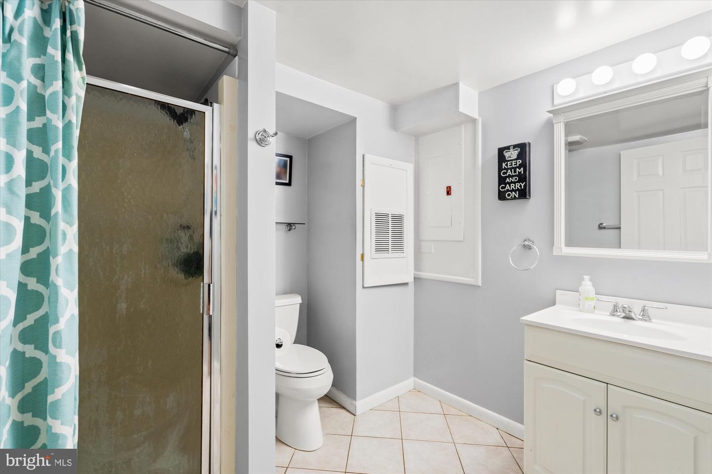 3004 LANDOVER ST, ALEXANDRIA, Virginia 22305, 2 Bedrooms Bedrooms, ,2 BathroomsBathrooms,Residential,For sale,3004 LANDOVER ST,VAAX2046094 MLS # VAAX2046094
