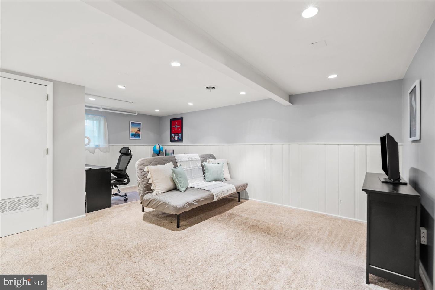3004 LANDOVER ST, ALEXANDRIA, Virginia 22305, 2 Bedrooms Bedrooms, ,2 BathroomsBathrooms,Residential,For sale,3004 LANDOVER ST,VAAX2046094 MLS # VAAX2046094