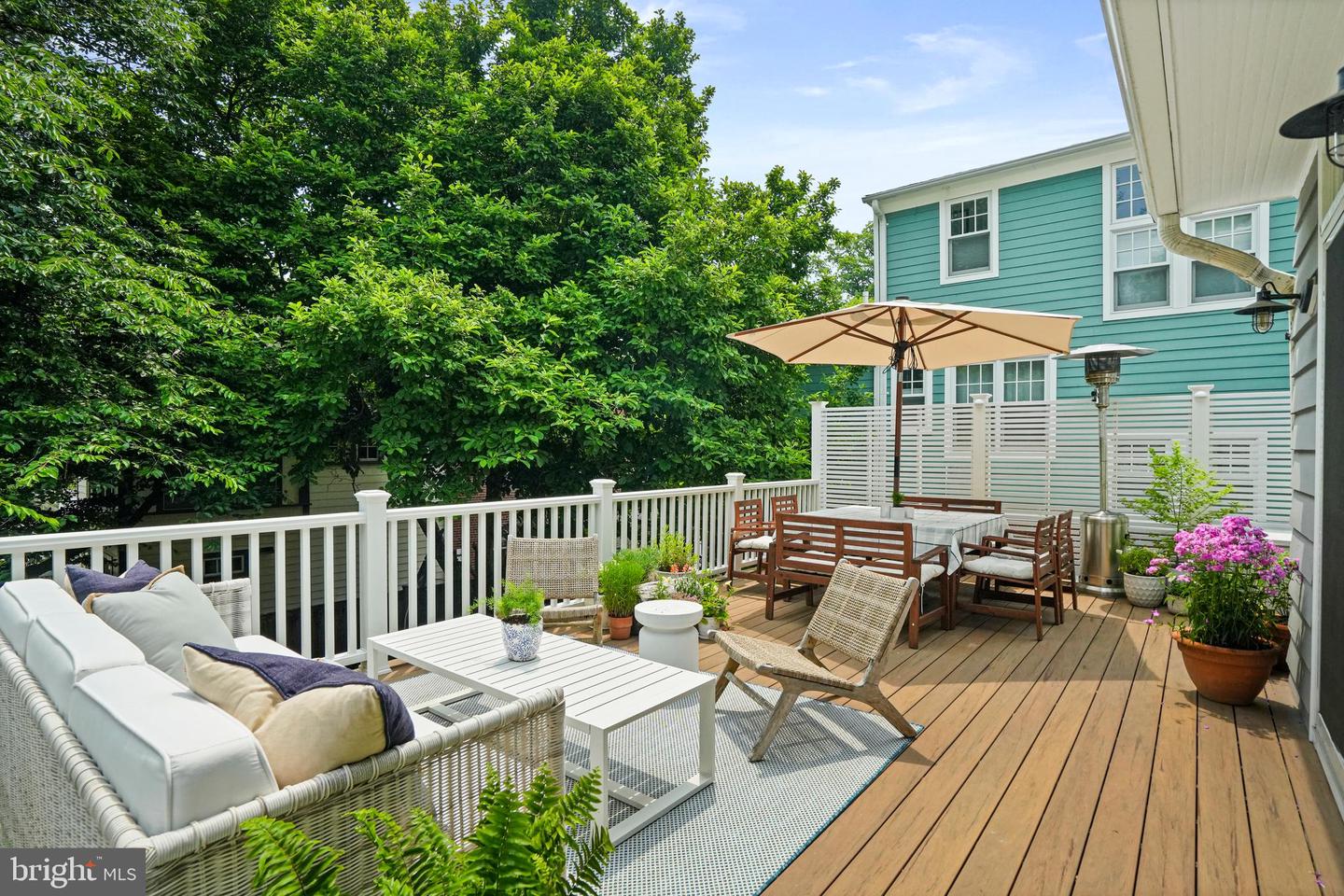 5437 CHEVY CHASE PKWY NW, WASHINGTON, District Of Columbia 20015, 5 Bedrooms Bedrooms, ,2 BathroomsBathrooms,Residential,For sale,5437 CHEVY CHASE PKWY NW,DCDC2204088 MLS # DCDC2204088