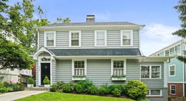 5437 CHEVY CHASE PKWY NW, WASHINGTON, District Of Columbia 20015, 5 Bedrooms Bedrooms, ,2 BathroomsBathrooms,Residential,For sale,5437 CHEVY CHASE PKWY NW,DCDC2204088 MLS # DCDC2204088