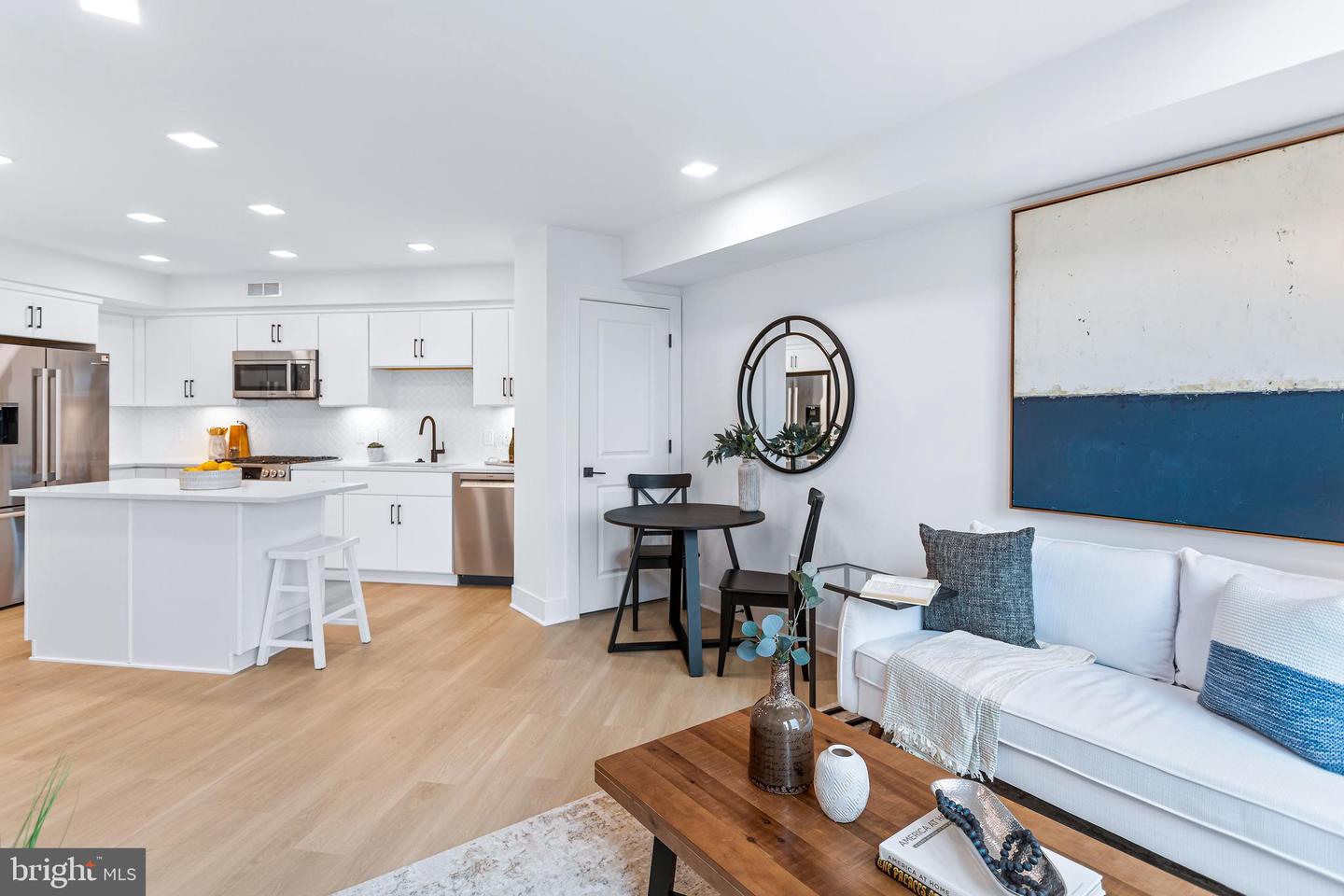701 N HENRY ST #211, ALEXANDRIA, Virginia 22314, 1 Bedroom Bedrooms, ,1 BathroomBathrooms,Residential,For sale,701 N HENRY ST #211,VAAX2046084 MLS # VAAX2046084
