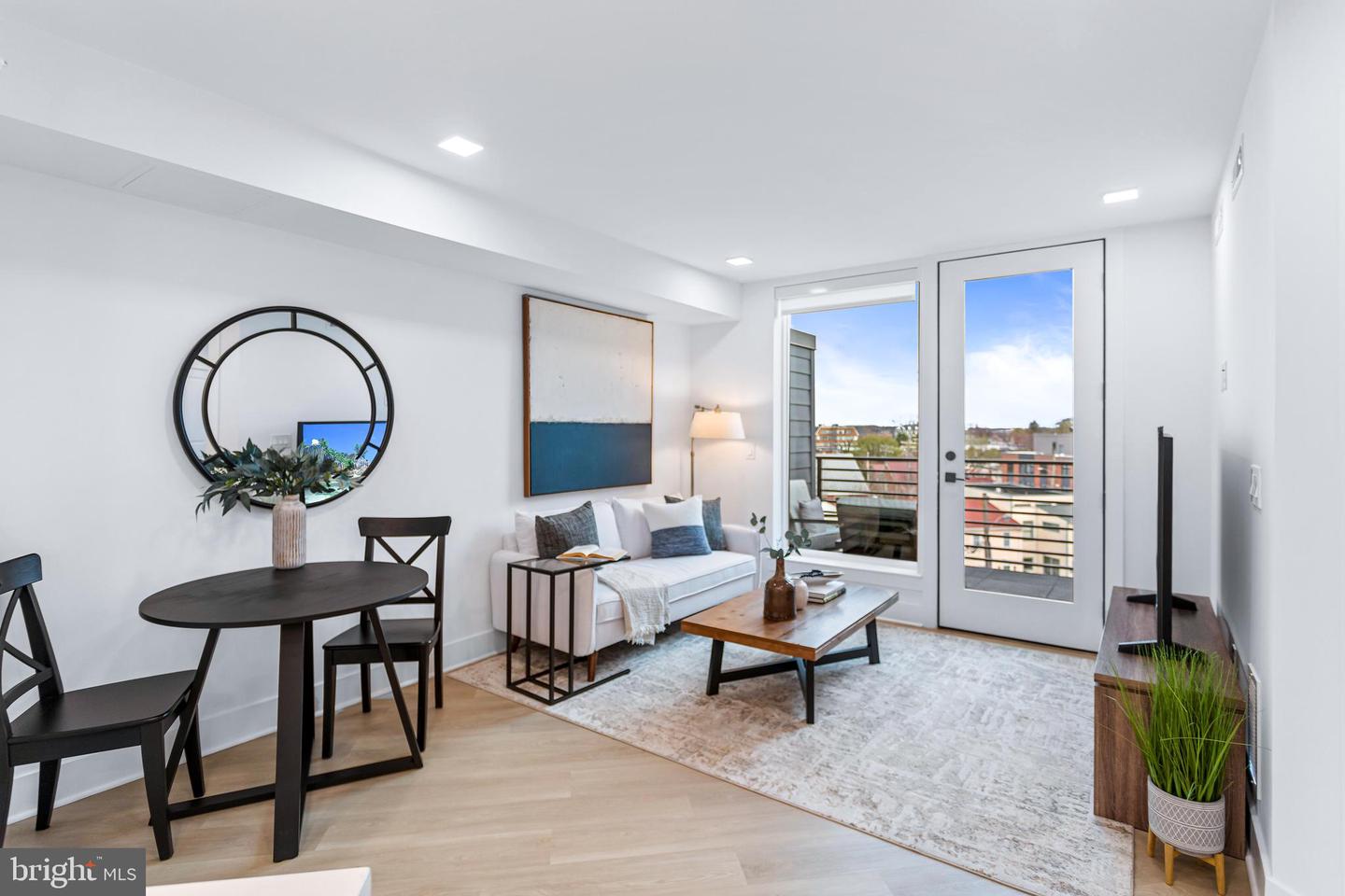 701 N HENRY ST #211, ALEXANDRIA, Virginia 22314, 1 Bedroom Bedrooms, ,1 BathroomBathrooms,Residential,For sale,701 N HENRY ST #211,VAAX2046084 MLS # VAAX2046084