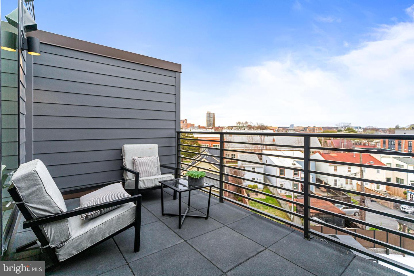 701 N HENRY ST #211, ALEXANDRIA, Virginia 22314, 1 Bedroom Bedrooms, ,1 BathroomBathrooms,Residential,For sale,701 N HENRY ST #211,VAAX2046084 MLS # VAAX2046084