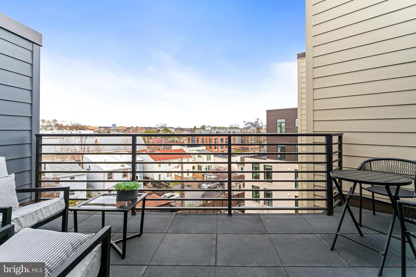 701 N HENRY ST #211, ALEXANDRIA, Virginia 22314, 1 Bedroom Bedrooms, ,1 BathroomBathrooms,Residential,For sale,701 N HENRY ST #211,VAAX2046084 MLS # VAAX2046084
