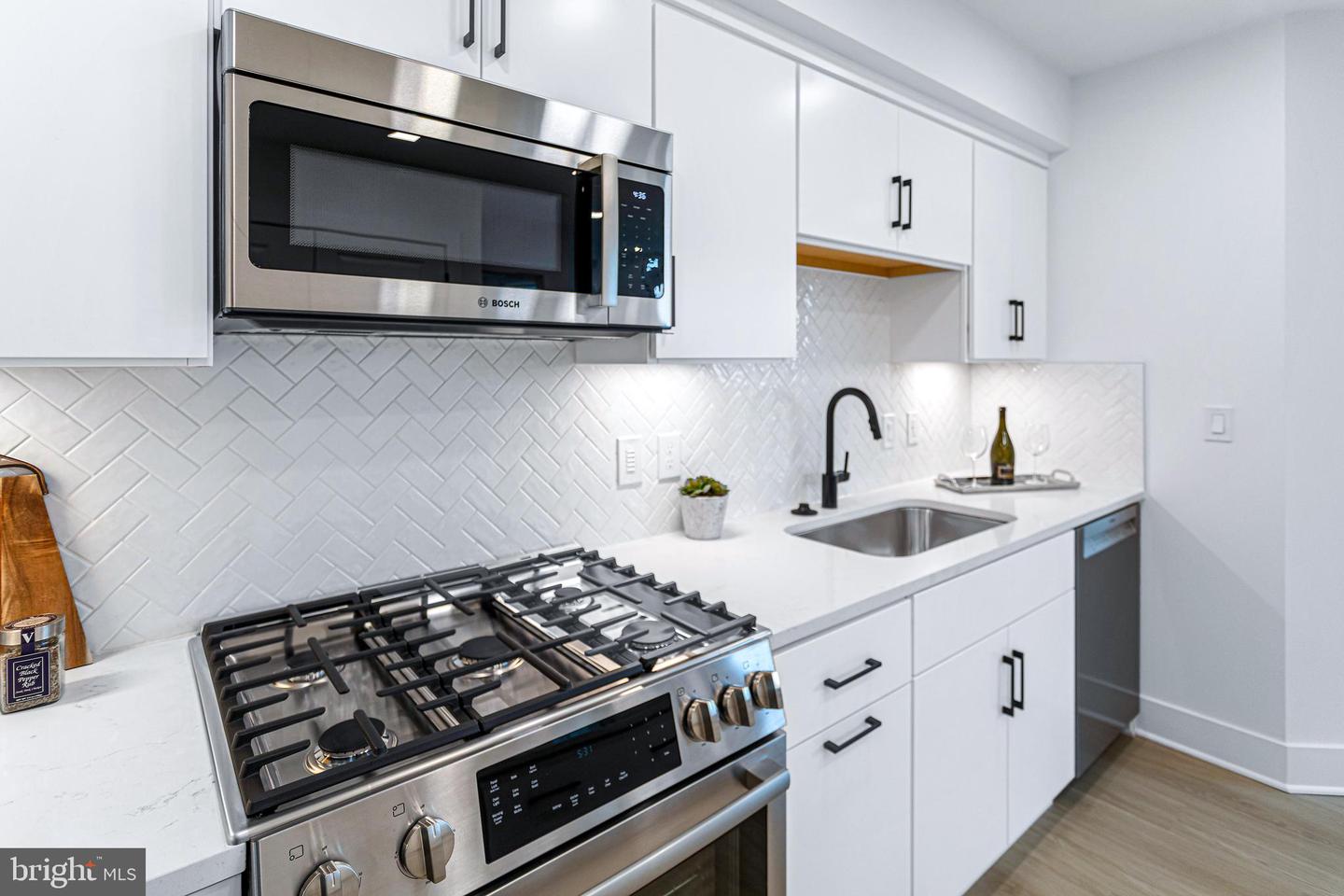 701 N HENRY ST #211, ALEXANDRIA, Virginia 22314, 1 Bedroom Bedrooms, ,1 BathroomBathrooms,Residential,For sale,701 N HENRY ST #211,VAAX2046084 MLS # VAAX2046084