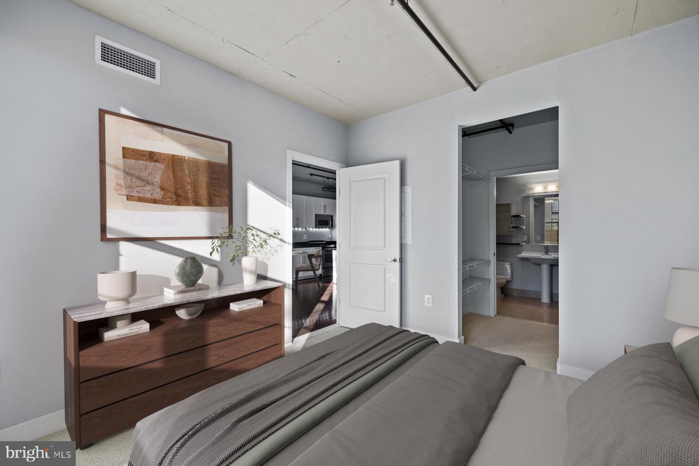 2125 14TH ST NW #618, WASHINGTON, District Of Columbia 20009, 2 Bedrooms Bedrooms, ,2 BathroomsBathrooms,Residential,For sale,2125 14TH ST NW #618,DCDC2204076 MLS # DCDC2204076