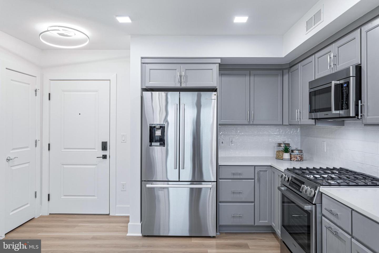 701 N HENRY ST #212, ALEXANDRIA, Virginia 22314, 1 Bedroom Bedrooms, ,1 BathroomBathrooms,Residential,For sale,701 N HENRY ST #212,VAAX2046104 MLS # VAAX2046104