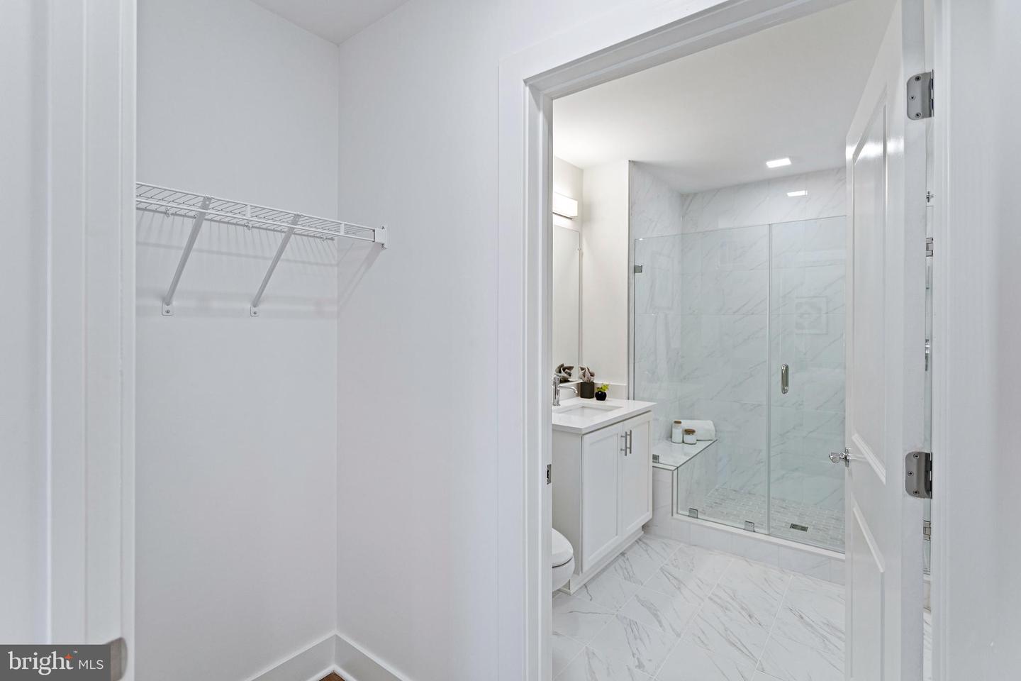 701 N HENRY ST #212, ALEXANDRIA, Virginia 22314, 1 Bedroom Bedrooms, ,1 BathroomBathrooms,Residential,For sale,701 N HENRY ST #212,VAAX2046104 MLS # VAAX2046104