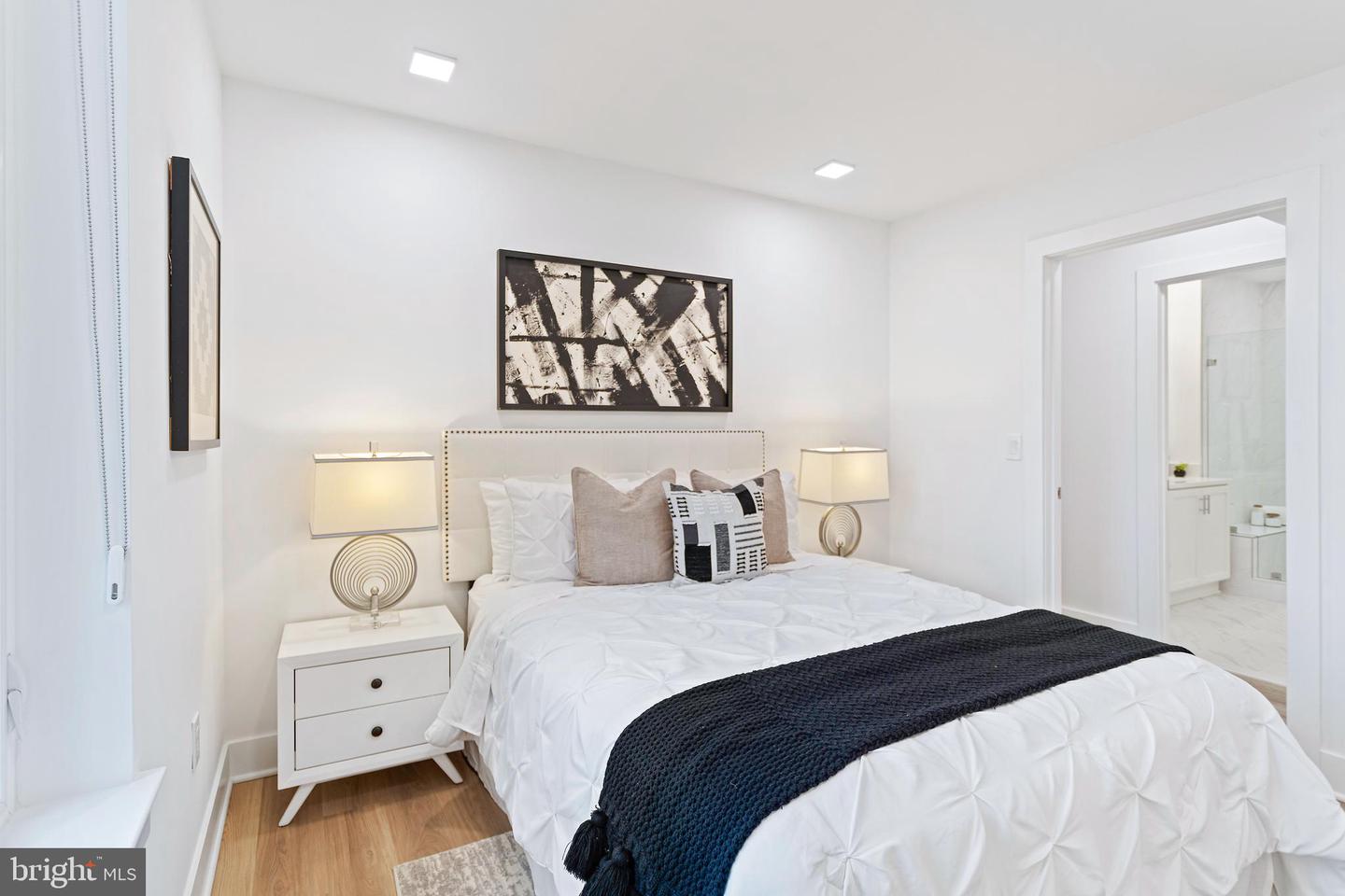 701 N HENRY ST #212, ALEXANDRIA, Virginia 22314, 1 Bedroom Bedrooms, ,1 BathroomBathrooms,Residential,For sale,701 N HENRY ST #212,VAAX2046104 MLS # VAAX2046104