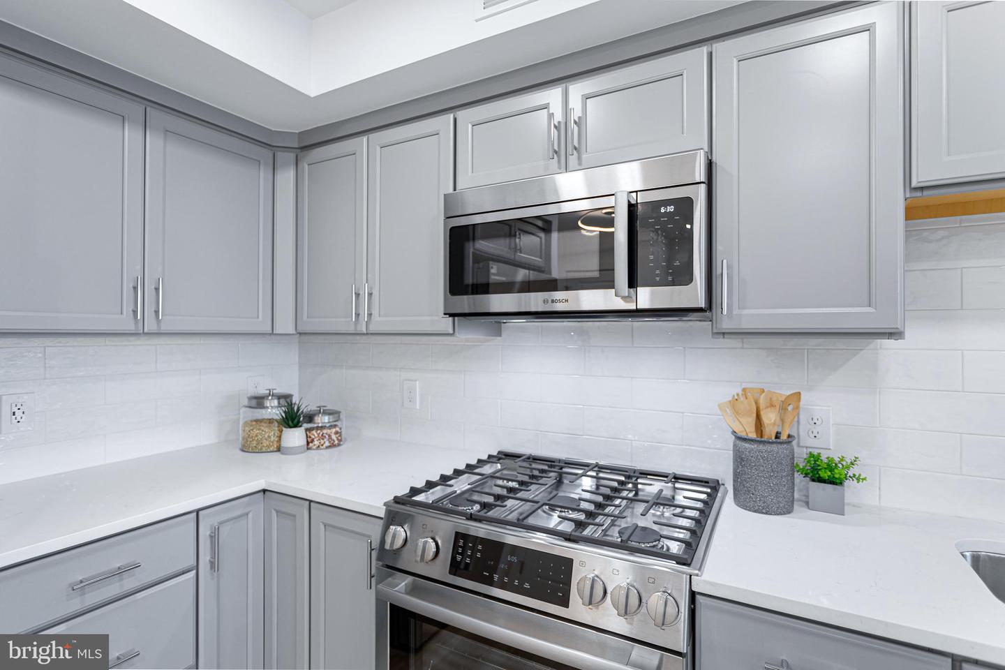 701 N HENRY ST #212, ALEXANDRIA, Virginia 22314, 1 Bedroom Bedrooms, ,1 BathroomBathrooms,Residential,For sale,701 N HENRY ST #212,VAAX2046104 MLS # VAAX2046104